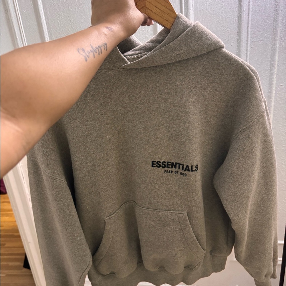 Essential’s hoodie - Picture 2 of 4